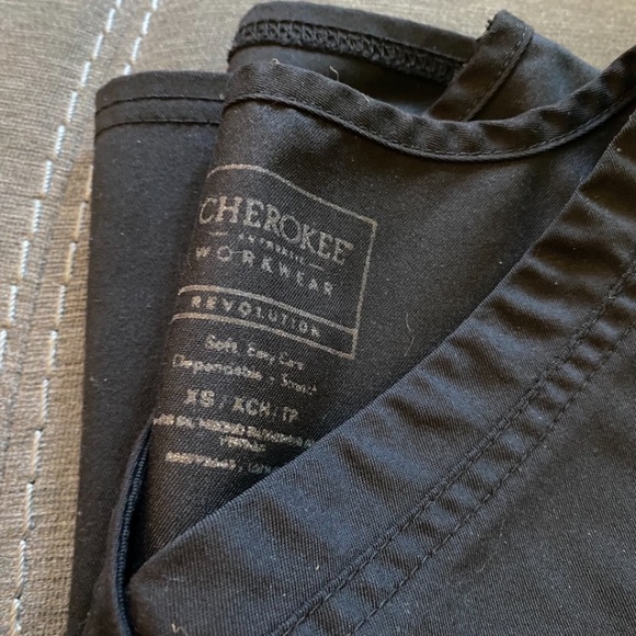 Black Cherokee scrubs - Picture 2 of 4